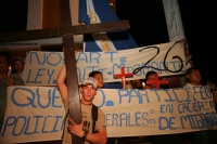 Martes 22 de febrero. Migrantes en su transito al norte del país realizan esta noche una protesta simbólica en las vías y vagones del tren, en el consulado de El Salvador en Arriaga para protestar por las políticas migratorias que se discutirán en el Sena