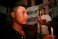 Martes 22 de febrero. Migrantes en su transito al norte del paÃs realizan esta noche una protesta simbólica en las vÃas y vagones del tren, en el consulado de El Salvador en Arriaga para protestar por las polÃticas migratorias que se discutirán en el Sena Martes 22 de febrero. Migrantes en su transito al norte del paÃs realizan esta noche una protesta simbólica en las vÃas y vagones del tren, en el consulado de El Salvador en Arriaga para protestar por las polÃticas migratorias que se discutirán en el Sena