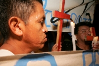Martes 22 de febrero. Migrantes en su transito al norte del país realizan esta noche una protesta simbólica en las vías y vagones del tren, en el consulado de El Salvador en Arriaga para protestar por las políticas migratorias que se discutirán en el Sena