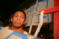 Martes 22 de febrero. Migrantes en su transito al norte del paÃs realizan esta noche una protesta simbólica en las vÃas y vagones del tren, en el consulado de El Salvador en Arriaga para protestar por las polÃticas migratorias que se discutirán en el Sena Martes 22 de febrero. Migrantes en su transito al norte del paÃs realizan esta noche una protesta simbólica en las vÃas y vagones del tren, en el consulado de El Salvador en Arriaga para protestar por las polÃticas migratorias que se discutirán en el Sena