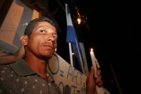 Martes 22 de febrero. Migrantes en su transito al norte del país realizan esta noche una protesta simbólica en las vías y vagones del tren, en el consulado de El Salvador en Arriaga para protestar por las políticas migratorias que se discutirán en el Sena