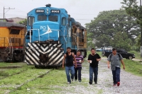 Miércoles 4 de junio del 2014. Arriaga. Mientras que son reparadas las vías del tren entre Oaxaca y Chiapas, los migrantes buscan refugio entre los durmientes y las vías esperando poder continuar con el viaje hacia la frontera norte.