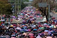 Lunes 9 de abril del 0218. Tuxtla Gutiérrez. Aspecto de la marcha magisterial en el lado oriente de la ciudad al inicio del paro de 48 horas en la huelga nacional de la educación en México.