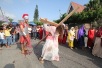 Viernes 18 de abril del 2014. Tuxtla Gutiérrez. Las diferentes parroquias de la arquidiócesis de Tuxtla realizan diferentes representaciones de la Pasión de Cristo en las calles de la capital del estado de Chiapas.