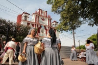 Martes 16 de enero del 2018. Chiapa de Corzo. La ofrenda de San Sebastián. Vestidos a la usanza de los indí­genas de la depresión central de Chiapas; las familias llevan frutas y alimentos por las calles de esta población para ofrecer a San Sebastián 