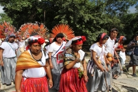 Domingo 14 de octubre del 2018. Tuxtla Gutiérrez. Bajadas de las Virgenes de Copoya; Festejo de la Virgen del Rosario.  Danzantes, músicos y miembros de la comunidad Zoque de la depresión central de Chiapas acompañan el recorrido tradicional que reali
