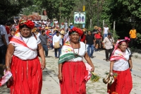 Domingo 14 de octubre del 2018. Tuxtla Gutiérrez. Bajadas de las Virgenes de Copoya; Festejo de la Virgen del Rosario.  Danzantes, músicos y miembros de la comunidad Zoque de la depresión central de Chiapas acompañan el recorrido tradicional que reali