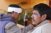 Martes 20 de noviembre del 2012. Teopisca, Chiapas. Indígenas desplazados por el conflicto de la comunidad Tzajalá continúan refugiándose en la cabecera municipal de esta comunidad de los altos de Chiapas después de que dos grupos antagónicos se enfrentar