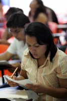 Este medio día continuaron los exámenes de selección en los diferentes planteles de la Universidad Autónoma de Chiapas.