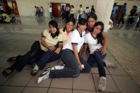 Estudiantes del sistema medio superior del estado de Chiapas, se reúnen esta mañana en la ciudad de Tuxtla Gutiérrez para conocer las ofertas de estudio superior ofrecidas durante la Expo-Universidad.