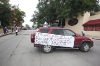 Jueves 4 de octubre del 2012. Tuxtla Gutiérrez, Chiapas. Entre desconfianza y retrasos se llevo a cabo esta mañana la conferencia de prensa de los estudiantes en huelga de la UNICACH.