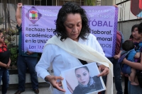Viernes 2 de febrero del 2018. Tuxtla Gutiérrez. Sindicalistas de la UNICH protestan esta mañana en la entrada del edificio de la administración estatal Viernes 2 de febrero del 2018. Tuxtla Gutiérrez. Sindicalistas de la UNICH protestan esta mañana en la entrada del edificio de la administración estatal