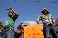 Lunes 9 de enero del 2017. Tuxtla Gutiérrez. Militantes de la UNTA protestan esta mañana en la avenida central en contra del Gasolinazo.