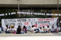 Jueves 26 de septiembre del 2019. Tuxtla Gutiérrez. La plaza central de la ciudad se va llenando de retratos de los jóvenes desaparecidos de Ayotzinapa