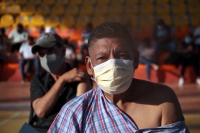 20210420. Tuxtla G. Inicia el proceso de vacunación Covid para maestros en Chiapas