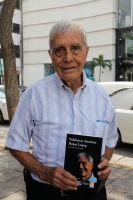 Sábado 8 de ocutbre del 2016. Tuxtla Gutiérrez. Valdemar Rojas López de 88 años de edad, medico, periodista y polÃtico chiapaneco fue el primer presidente municipal de oposición en la capital del estado de Chiapas presenta esta mañana el libro “apuntes pa Sábado 8 de ocutbre del 2016. Tuxtla Gutiérrez. Valdemar Rojas López de 88 años de edad, medico, periodista y polÃtico chiapaneco fue el primer presidente municipal de oposición en la capital del estado de Chiapas presenta esta mañana el libro “apuntes pa