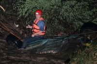 Lunes 11 de julio. Debido a las obras inconclusas en la carretera entre la colonia Vicente Guerrero y la delegación de Terán, un vehículo fue arrastrado por las aguas que atraviesa la carretera hacia el rio que se desbordo la noche de este domingo.