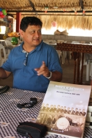 Viernes 9 de octubre del 2015. Tuxtla Gutiérrez. Los marimbistas, ejecutantes del instrumento de hormiguillo se reúnen en la colonia Terán de la capital del estado de Chiapas para recibir el libro Memorias de Marimbistas; Marimbas Tuxtlecas 1900-1980 del 