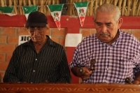 Viernes 9 de octubre del 2015. Tuxtla Gutiérrez. Los marimbistas, ejecutantes del instrumento de hormiguillo se reúnen en la colonia Terán de la capital del estado de Chiapas para recibir el libro Memorias de Marimbistas; Marimbas Tuxtlecas 1900-1980 del 