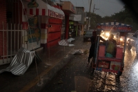 Viernes 23 de junio del 2017. Tuxtla Gutiérrez. Afectaciones en las vialidades y casas encharcadas por la tromba que afectó la zona norte oriente de la capital del estado de Chiapas. Las brigadas de Protección Civil continúan prestando ayuda a los afectad Viernes 23 de junio del 2017. Tuxtla Gutiérrez. Afectaciones en las vialidades y casas encharcadas por la tromba que afectó la zona norte oriente de la capital del estado de Chiapas. Las brigadas de Protección Civil continúan prestando ayuda a los afectad