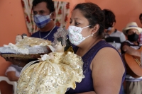 20210101. Tuxtla G. Levantada de Niños Zoque. Las familias de esta comunidad culminan el ciclo ritualista del 2020 cumpliendo con sus usos y costumbres que les da identidad siguiendo los protocolos de salud durante el tiempo del Covid