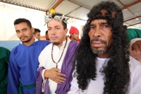 Viernes 18 de abril del 2014. Cintalapa de Figueroa. Los internos del Centro de Readaptación Social El Amate realizan la representación del viacrucis según la tradición católica dentro de los patios centrales de este penal ubicado en la depresión central  Viernes 18 de abril del 2014. Cintalapa de Figueroa. Los internos del Centro de Readaptación Social El Amate realizan la representación del viacrucis según la tradición católica dentro de los patios centrales de este penal ubicado en la depresión central
