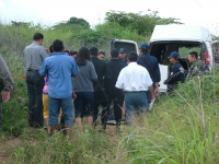El cuerpo sin vida de una joven fue encontrado esta mañana en las cercanías del Fraccionamiento Vida Mejor en el oriente de esta ciudad. Las autoridades judiciales iniciaran las investigaciones correspondientes de los posibles delitos de violación, secues