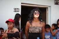 Jueves 22 de enero del 2015. Suchiapa. La Viejada de San Sebastián. Los danzantes tradicionales de esta comunidad de la depresión central del estado de Chiapa, bailan en las calles haciendo sátira de personajes públicos, vestidos como mujeres y mezclándos