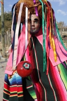 Jueves 22 de enero del 2015. Suchiapa. La Viejada de San Sebastián. Los danzantes tradicionales de esta comunidad de la depresión central del estado de Chiapa, bailan en las calles haciendo sátira de personajes públicos, vestidos como mujeres y mezclándos