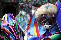 Jueves 22 de enero del 2015. Suchiapa. La Viejada de San Sebastián. Los danzantes tradicionales de esta comunidad de la depresión central del estado de Chiapa, bailan en las calles haciendo sátira de personajes públicos, vestidos como mujeres y mezclándos
