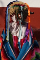 Enero del 2015. Suchiapa. La Viejada de San Sebastián. Los danzantes tradicionales de esta comunidad de la depresión central del estado de Chiapa, bailan en las calles haciendo sátira de personajes públicos, vestidos como mujeres