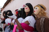 Jueves 22 de enero del 2015. Suchiapa. La Viejada de San Sebastián. Los danzantes tradicionales de esta comunidad de la depresión central del estado de Chiapa, bailan en las calles haciendo sátira de personajes públicos, vestidos como mujeres y mezclándos