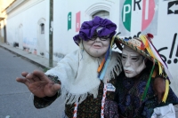 Viernes 20 de enero del 2017. Suchiapa. Los danzantes representando con vistosos trajes de personajes de la vida social se mezclan con quienes usan la vestimenta tradicional del Parachico y El Torito durante los festejos del recorrido en honor a San Sebas