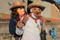 Lunes 22 de enero del 2018. Suchiapa. La danza de La Viejada se ha ido transformando durante los últimos años pero aún es posible observar a los personajes tradicionales vestidos a la usanza indí­gena y con máscaras de cuero crudo durante las festivid