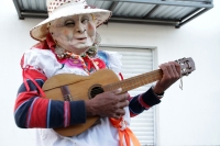 Viernes 22 de enero del 2016. Suchiapa. La Danza del Viejo o La Viejada. Los danzantes representan una burla social con sus gritos y  vestimenta durante el recorrido que realizan conmemorando a San Sebastián Mártir en esta localidad ubicada a 17 kilómetro