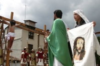 Especial / Viernes Santo en San Cristóbal / Habitantes del Barrio de Mexicanos y  en la comunidad San Felipe Ecatepec en la ciudad de San Cristóbal de las Casas realizan las representaciones tradicionales de Cristo en la Cruz, esta tarde en la zona altos 