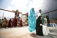 Especial / Viernes Santo en San Cristóbal / Habitantes del Barrio de Mexicano y  en la comunidad San Felipe Ecatepec en la ciudad de San Cristóbal de las Casas realizan las representaciones tradicionales de Cristo en la Cruz, esta tarde en la zona altos d
