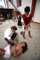 Especial / Viernes Santo en San Cristóbal / Habitantes del Barrio de Mexicano y  en la comunidad San Felipe Ecatepec en la ciudad de San Cristóbal de las Casas realizan las representaciones tradicionales de Cristo en la Cruz, esta tarde en la zona altos d