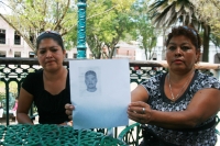 Familiares de un joven de 13 años de edad denuncian las vejaciones y abuso sexual sufrido por el menor de edad por Carlos Gabriel Reyes Díaz quien esta adscrito al hospital general de IMSS en esa comunidad y quien desde hace 6 años los ha amenazado física