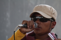 Migrantes secuestrados, golpeados y violados en territorio mexicano dan su testimonio en la ciudad de Tapachula esta tarde durante la Caravana Paso a Paso para la Paz.