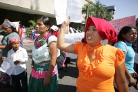 Jueves 25 de noviembre. Mujeres de diferentes organizaciones y regiones de Chiapas, marchan esta mañana desde la ciudad de San Cristóbal hacia la ciudad de Tuxtla Gutiérrez donde se manifiestan en las diferentes avenidas de esta ciudad, así como en las in