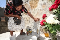 Miércoles 19 de marzo del 2014. Tuxtla Gutiérrez. Vecinos de la colonia Chapultepec descubren una pequeña imagen en donde creen reconocer la silueta de la Virgen María.