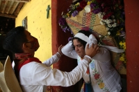 20210114. Tuxtla g. La importancia de las flores en los rituales Zoques. La bajada de las Vírgenes de Copoya. Virgen del Rosario.