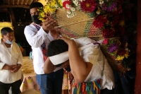 20210114. Tuxtla g. La importancia de las flores en los rituales Zoques. La bajada de las Vírgenes de Copoya. Virgen del Rosario.