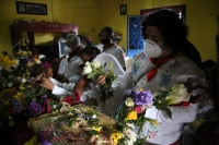 20210114. Tuxtla g. La importancia de las flores en los rituales Zoques. La bajada de las Vírgenes de Copoya. Virgen del Rosario.