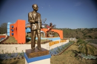 Aspecto de las esculturas monumentales del boulevard de la entrada principal a la ciudad Venustiano Carranza.