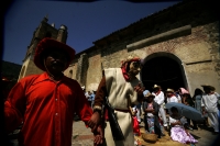 Especial domingo 14 de febrero. Las fiestas del Carnaval de los indígenas Zoques de de la depresión central de Chiapas, se realiza con algarabía y danzas tradicionales como sucede este día en la comunidad Copainala donde se lleva a cabo la Danza del Weya-