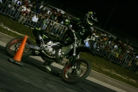 Domingo 24 de octubre. Especial de motos. Los motociclistas extremos presentan el espectáculo X-Pilots y de Free Style Moto Show la noche de este sábado en el autodromo Chiapas.