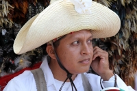 Lunes 31 de agosto del 2015. San Fernando. El encuentro cultural indígena llena de colorida alegría las calles de este pueblo cede del 18 aniversario de la estación de radio XECOPA La Voz de los Vientos