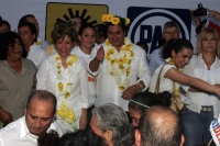 Yassir y Chachita se encuentran con sus seguidores esta tarde en el Parque de la Marimba donde festejan que son registrados como pre-candidatos por la coalición de los partidos políticos.